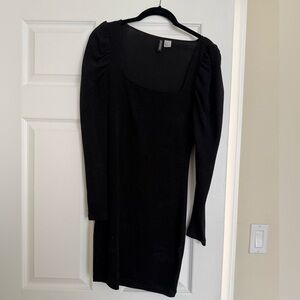 H&M Black Long-Sleeve Shift Dress